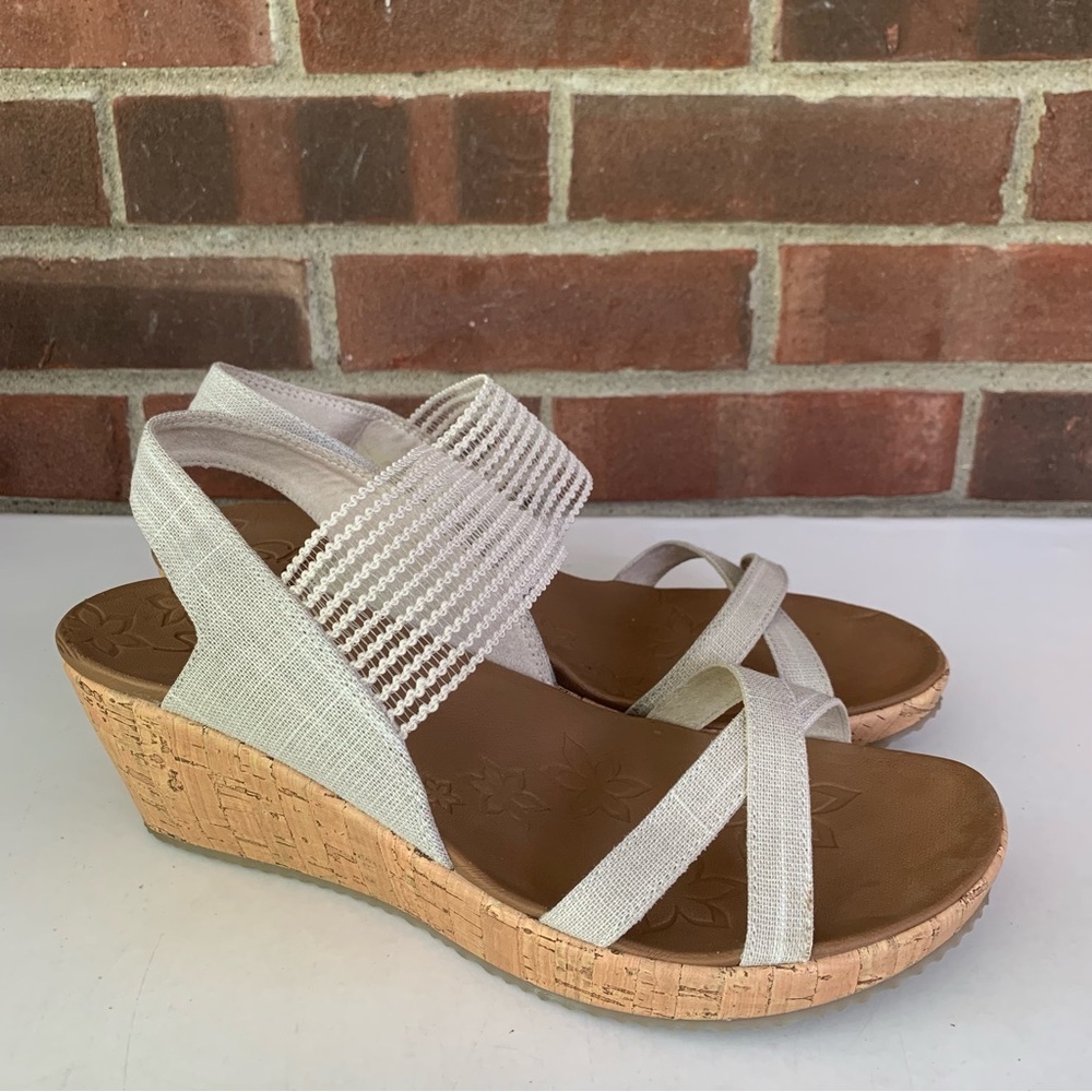 Skechers Beverlee Beige Wedge Slip On Sandals US 10 M. In great condition. Y258